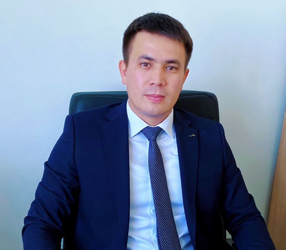 Директордың тәрбие ісі жөніндегі орынбасары